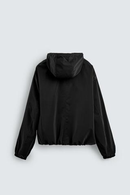 ZARA КУРТКА ИЗ ВЫСОКОТЕХНОЛОГИЧНОЙ ТКАНИ С КАПЮШОНОМ, ЧЕРНЫЙ