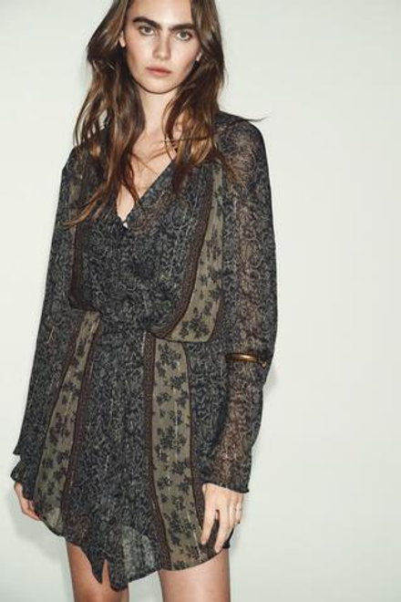 ZARA ПЛАТЬЕ С ПРИНТОМ И БЛЕСТЯЩЕЙ НИТЬЮ, РАЗНОЦВЕТНЫЙ