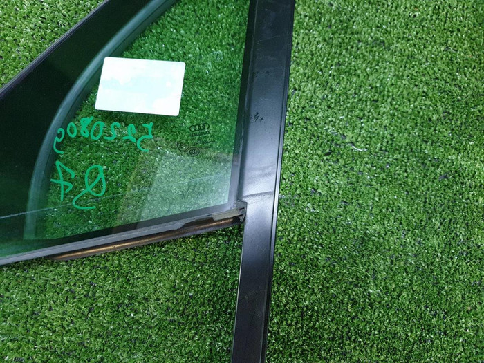 Форточка двери передняя левая Audi Q7 2 (2015-н.в.)