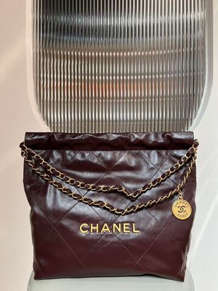 Chanel 22 Small Handbag