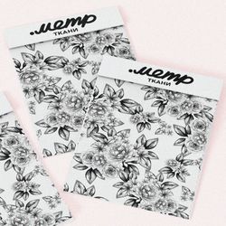 Ткань атлас черно-белые бутоны цветов