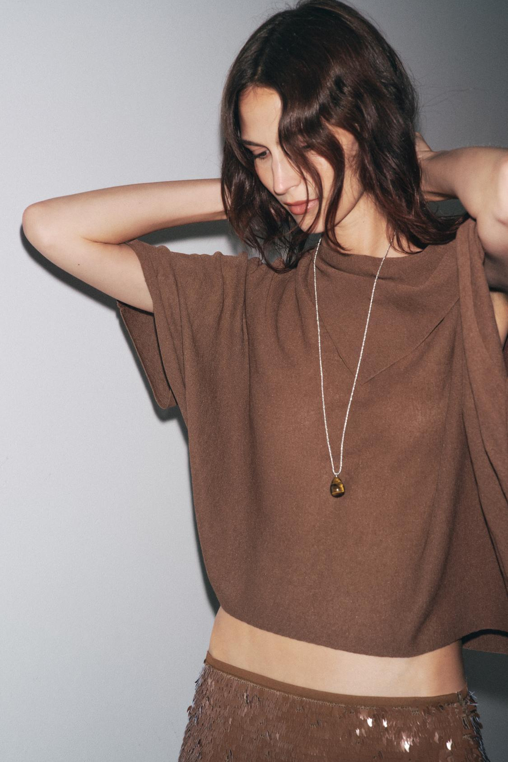 ZARA ОДНОТОННЫЙ ТРИКОТАЖНЫЙ ТОП-НАКИДКА, ШОКОЛАДНЫЙ