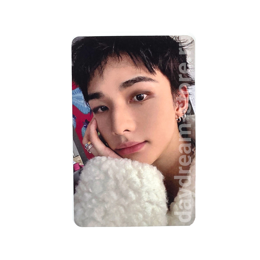 Фотокарта Hyunjin Stray Kids - 2026 Season’s Greetings STARLIGHT SUPPER CLUB [Apple Music | Ktoun4u]