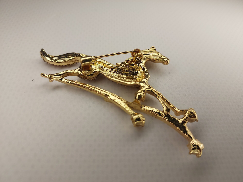 Брошка "Огненная лошадь". Женская брошь,украшение. Подарок на новый год. Символ года