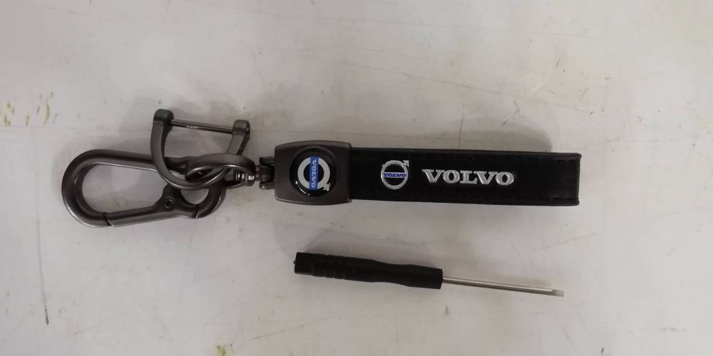 Брелок шнур/металл Volvo черный