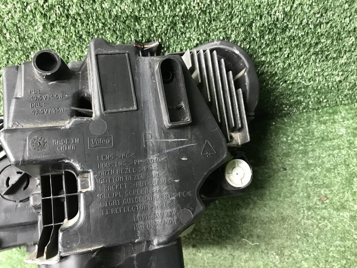 Фара правая Geely Atlas 1 (2016-2022) LED