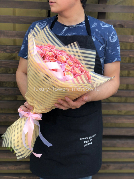 35 роз Мисс Пигги