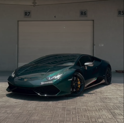 Lamborghini в цветной полиуретан Color PPF Carbins British Green SP16c