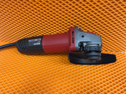 Угловая шлифмашина Зубр УШМ-125-1005