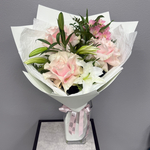 Букет из французских роз и лилии