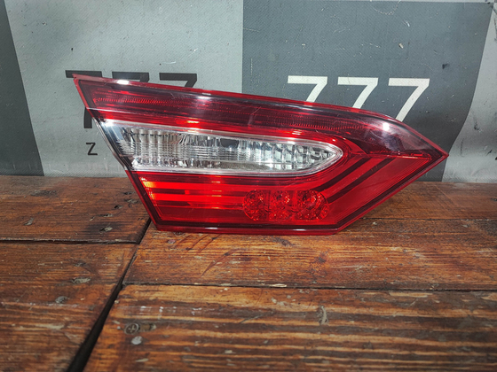 Фонарь задний левый Toyota Camry (XV70) 17-нв Б/у Оригинал 8159133330
