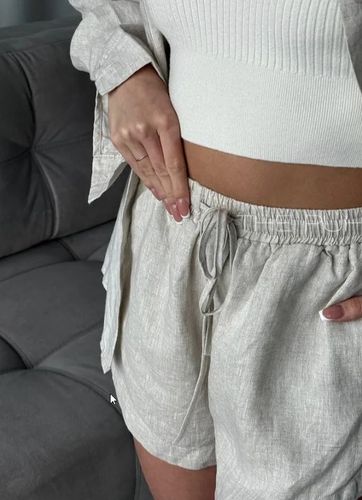 Летний женский костюм из льна с шортами