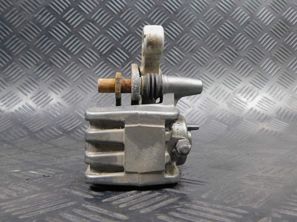 Суппорт задний Kawasaki ZZR 400 98 (с кронштейном) 053122