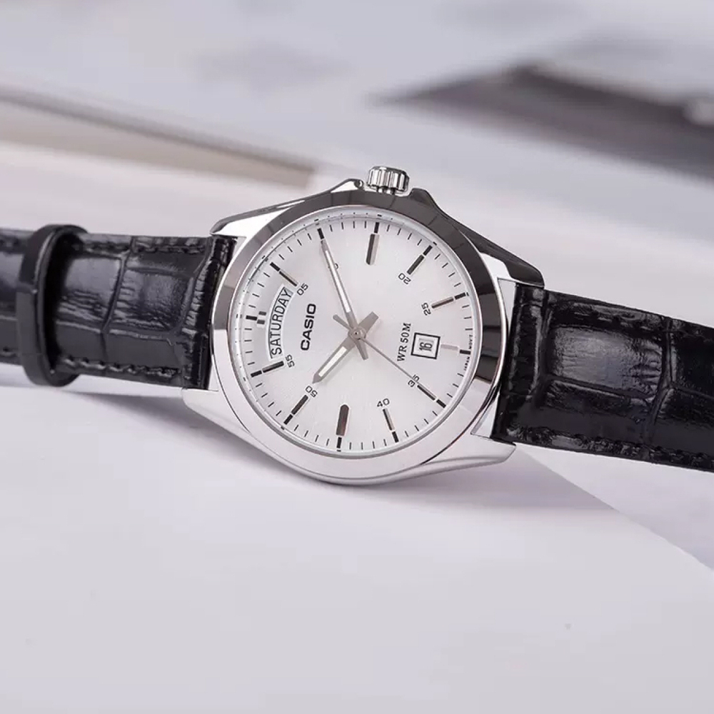 Часы CASIO STANDARD 50, MTP-1370L-7A