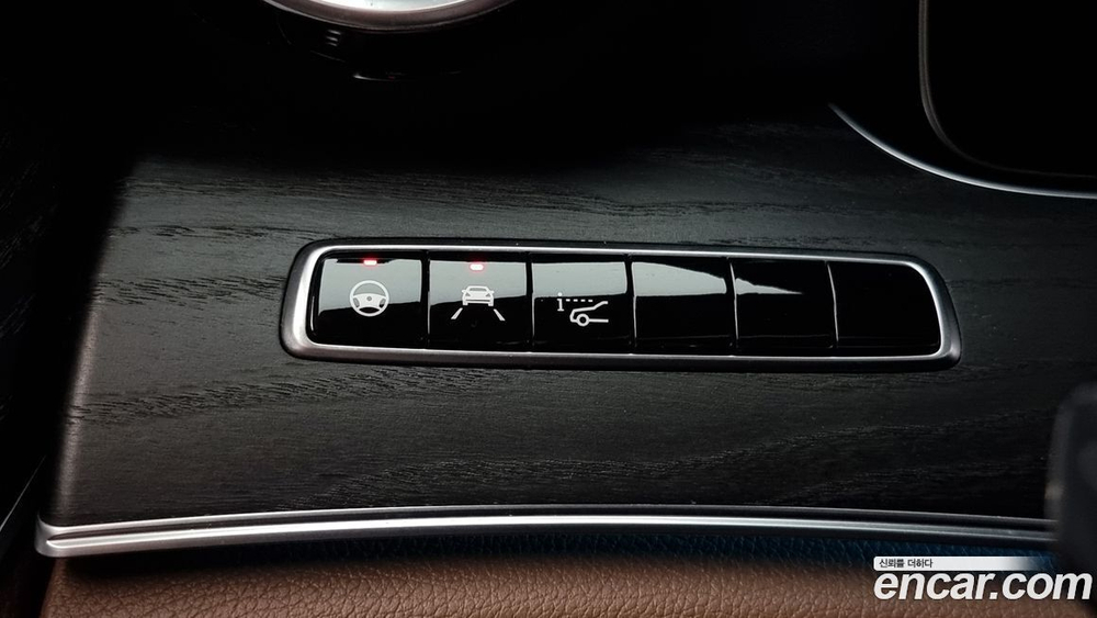 Mercedes-Benz E-Class W213 E300 Avangarde (06.2020)