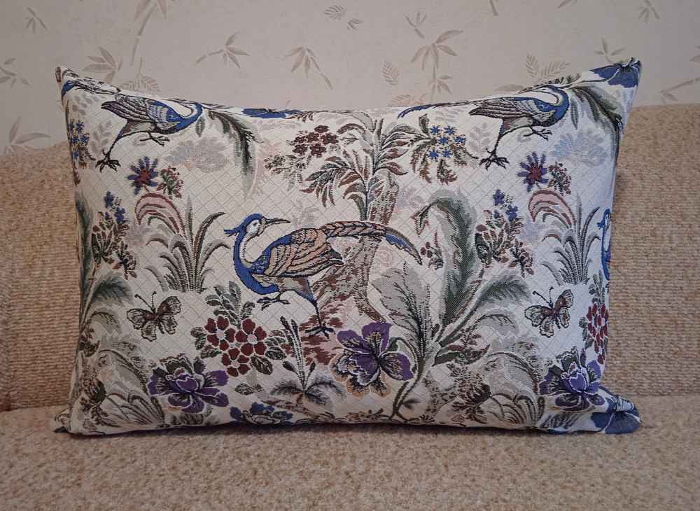 Декоративная гобеленовая наволочка для интерьерной подушки Птица дивная 68х47