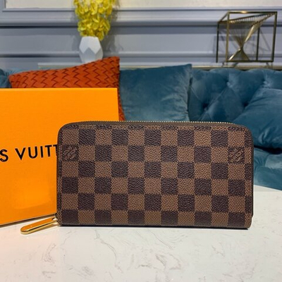 Louis Vuitton Zippy Wallet