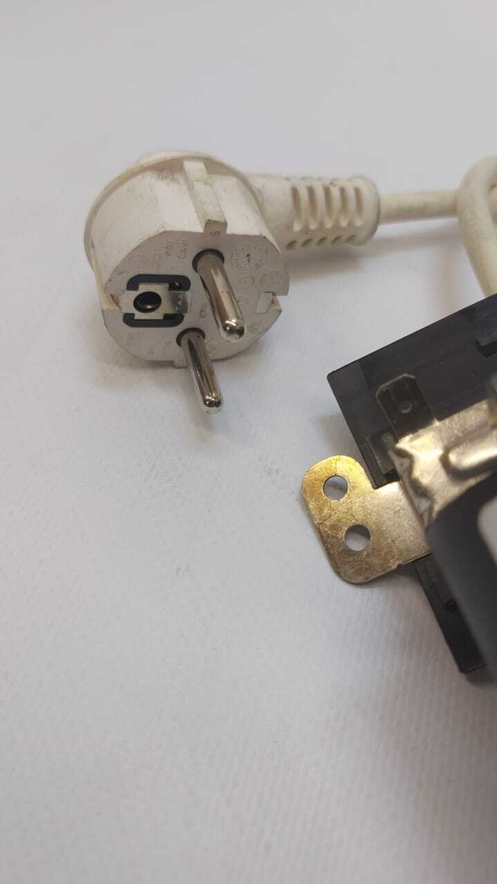 11 Сетевой фильтр для стиральных машин Indesit Ariston C00378443 б/у