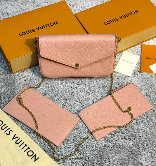 Клатч Louis Vuitton Felicie розовый