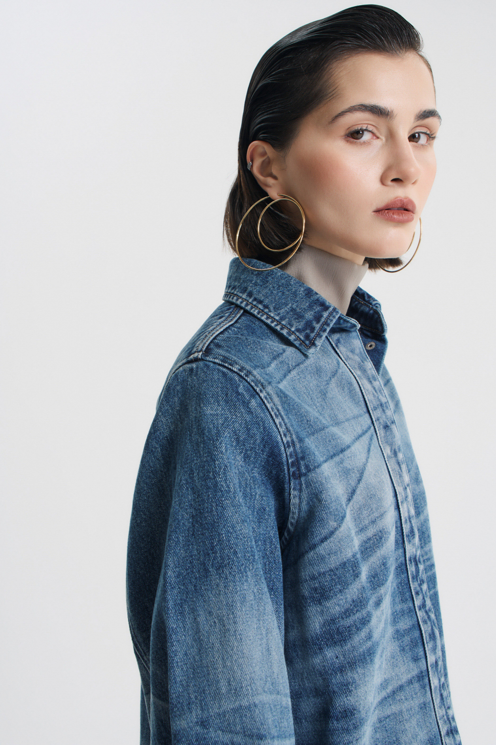 Джинсовая рубашка acid wash