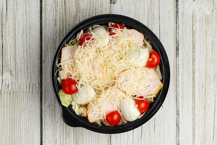 Салат «Цезарь» с курицей банкетный 260гр.
