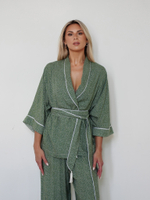 Блуза оверсайз в пижамном стиле в оливковом