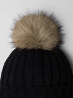 Шапка детская с помпоном на завязках