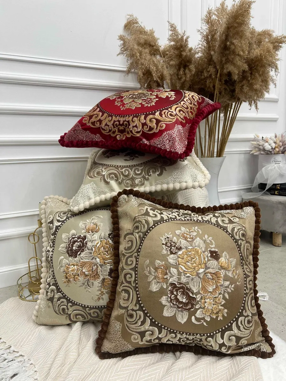 Декоративная наволочка 50х50 для подушки с декором