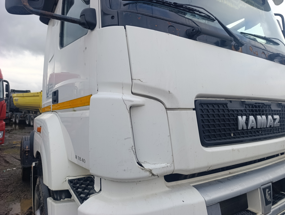 КамАЗ 5490 4x2 Седельный тягач 5490-095-68 (Дизельный, 12,0 л, 428 л.с., МТ)