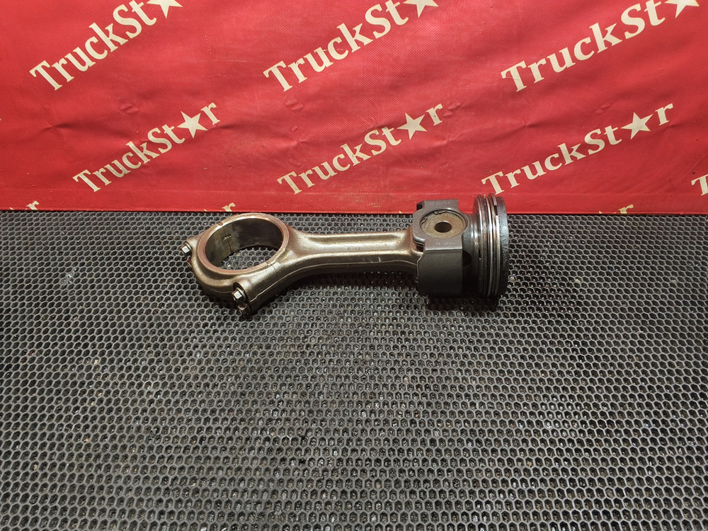 Поршень с шатуном