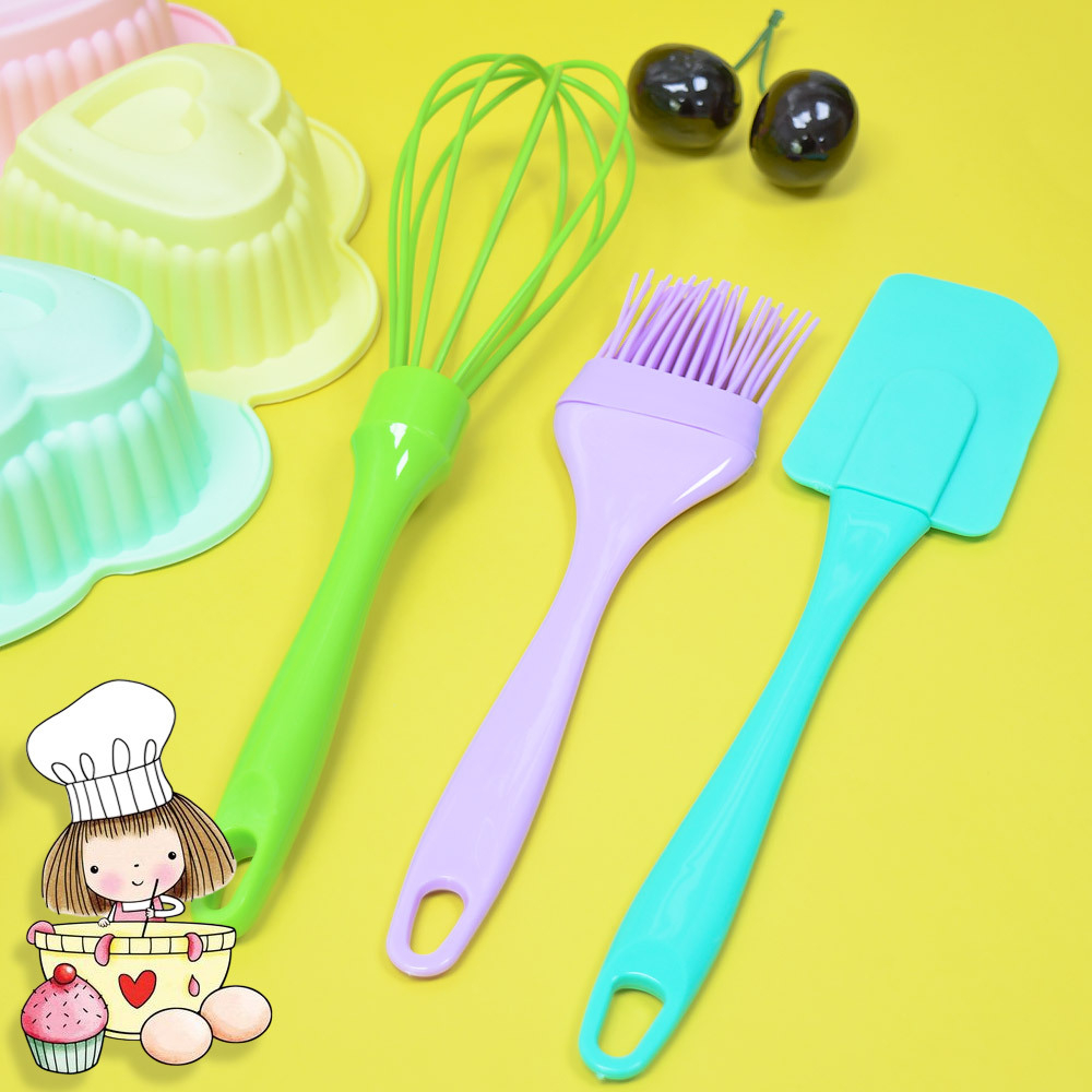 Набор Юного кондитера "Сердечко" (форма 6 ячеек, кисточка, лопатка, венчик)