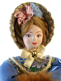 Кукла фарфоровая Барышня в капоре и шубке 19 века