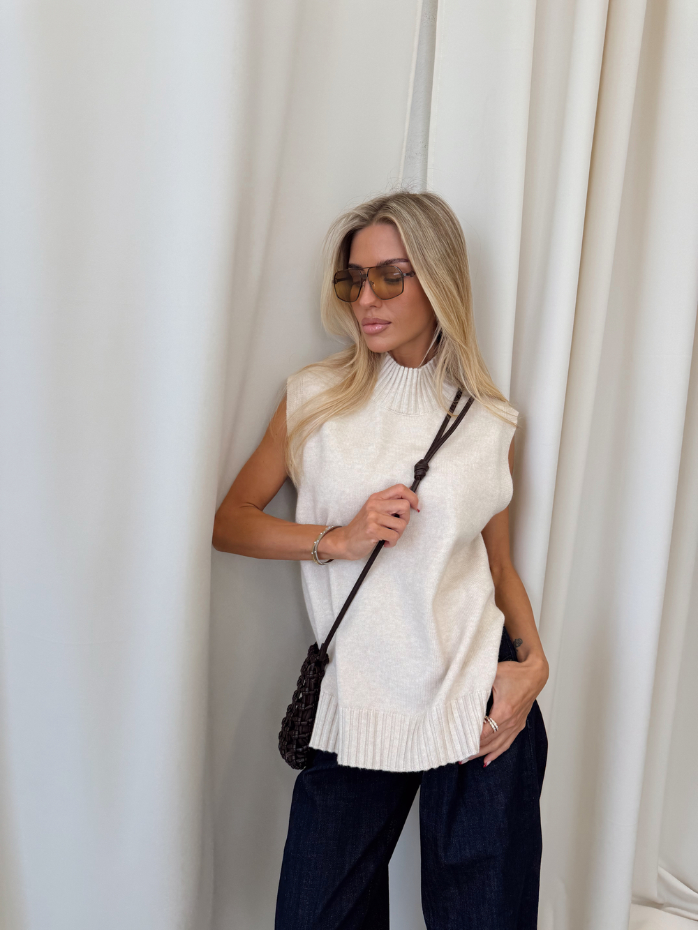 Жилет из пряжи с кашемиром