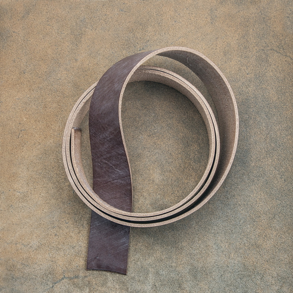 Ременная заготовка Bridle OAK Bark Dark Stain (2,8+ мм), цв. Коричневый
