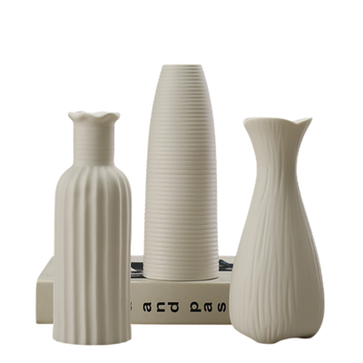 Набор из трех ваз