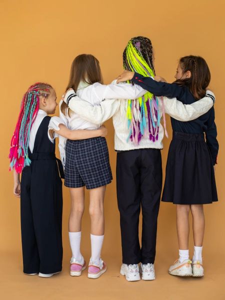 Мода сезона весна 2026 интеграция в школьную форму