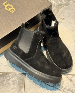 UGG
