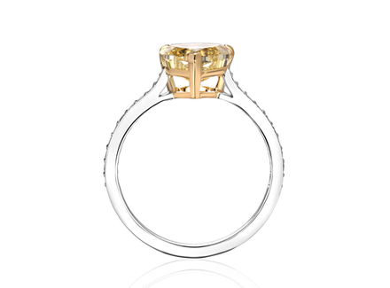 Кольцо с желтым лабораторно-выращенным бриллиантом огранки "Сердце"