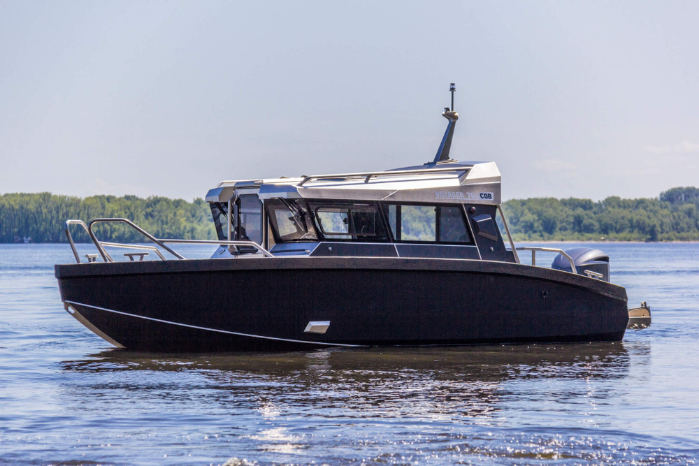 Катер Volzhanka VOYAGER 700 COB (CabinOpenBow)