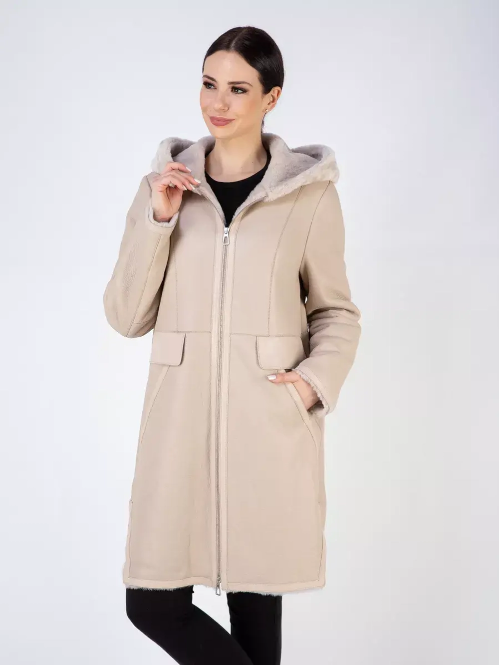 Дубленка зимняя натуральная с капюшоном