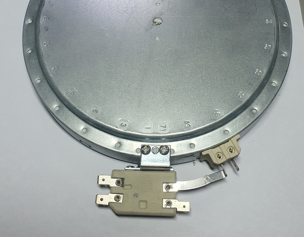 Конфорка 1700W 481231018889