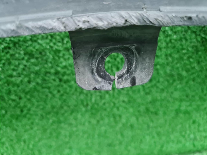 Кронштейн переднего бампера Mercedes E W213 16-21