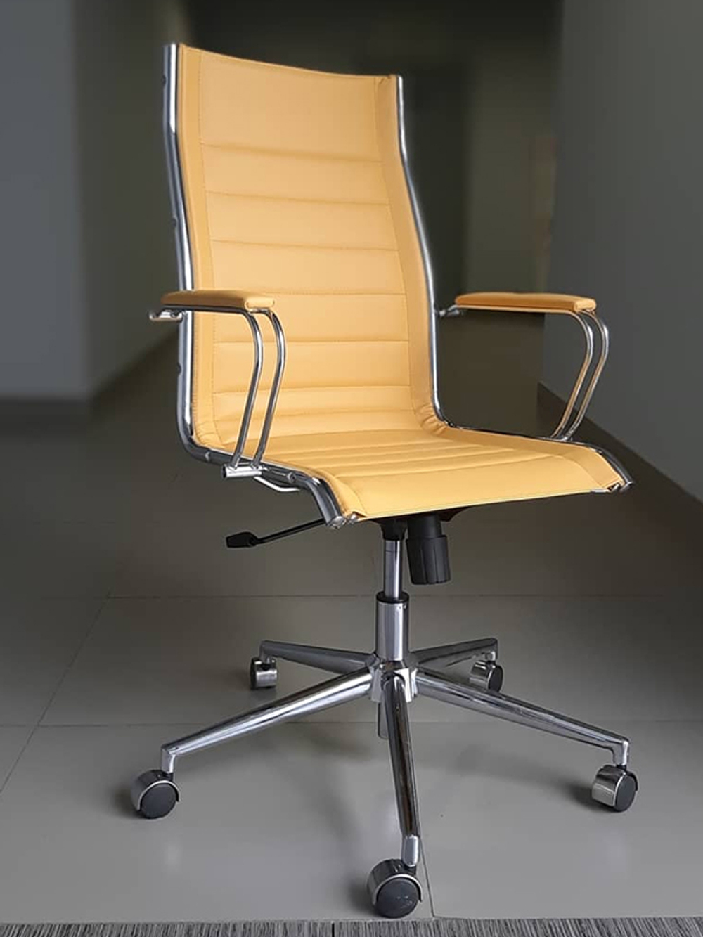 Skyline Mono кресло на пятилучье (серия на металлокаркасе)