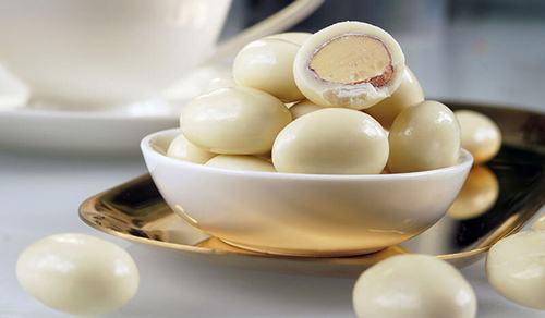 Миндаль в белой шоколадной глазури РЧК AlbertHof 500г