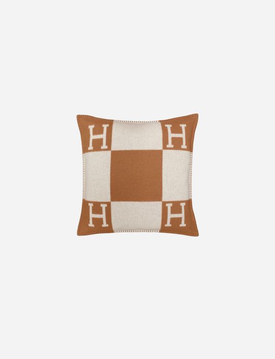 Подушка Hermes Avalon Large Model 