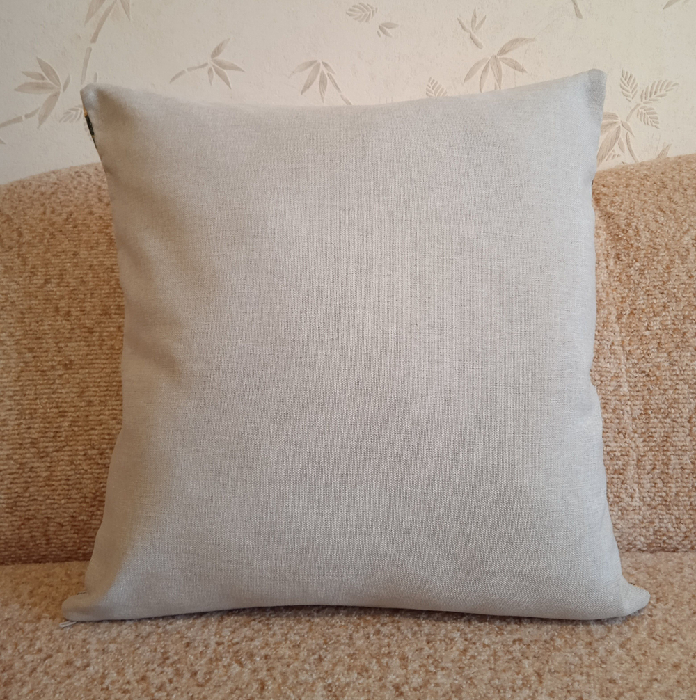 Декоративный гобеленовый чехол Белочка 47х47