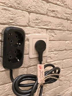 Удлинитель электрический с заземлением 2 розетки 3 метра с плоской потайной вилкой невидимкой