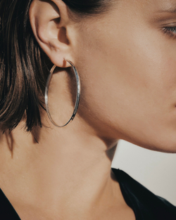 Серьги кольца серебряные 925 пробы с алмазной огранкой