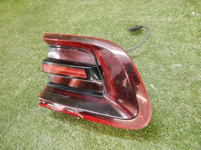 Фонарь левый внутренний Porsche Macan 95b (2014-2018)