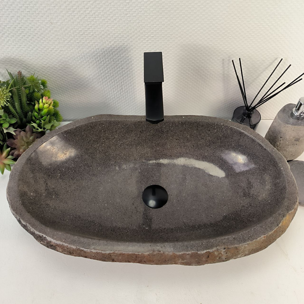 Раковина из речного камня RS-65155 64*36*15 0858